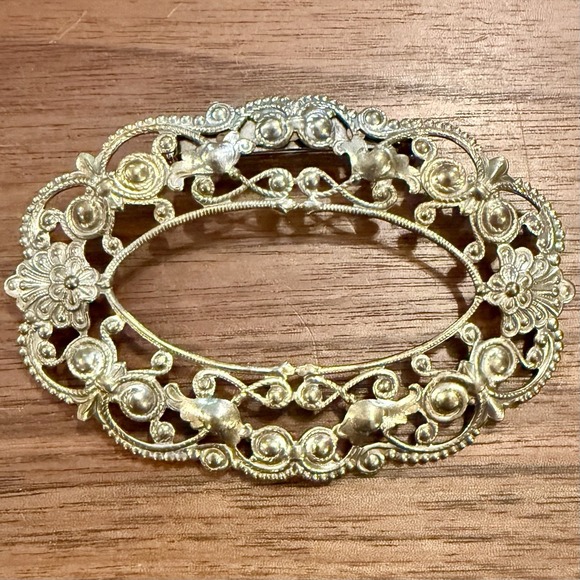 Unsigned Vintage Jewelry - VTG Victorian Metal Brooch Sash Scarf Pin Filigree Scroll Oval Frame Large 3x2"